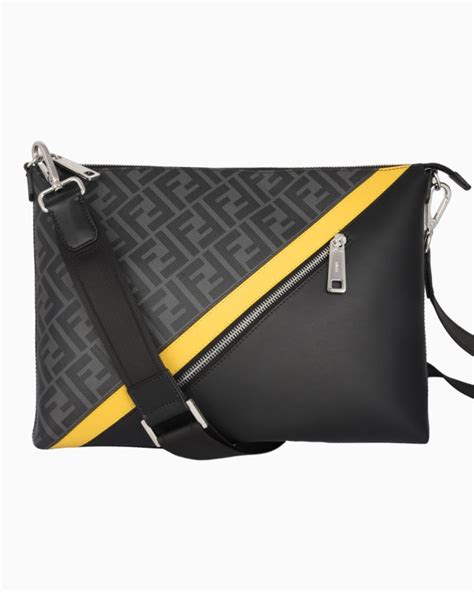 bolsa fendi negra